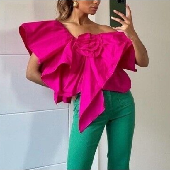 Zara Tops - Zara fuchsia ruffle rose top